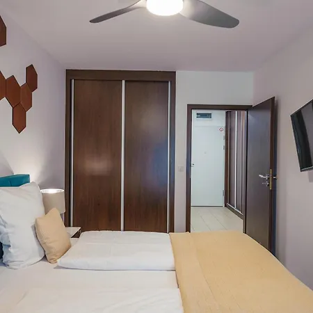 W Obiekcie Aquarius -